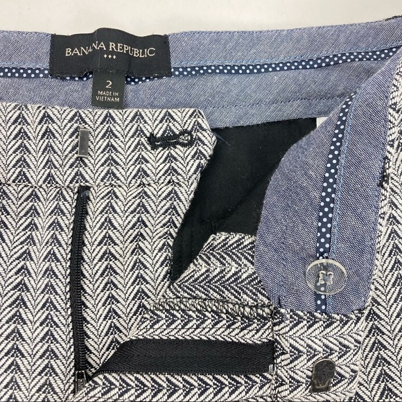 BANANA REPUBLIC 5 Inch Tailored Shorts Black/White   Size 2 - Picture 6 of 9